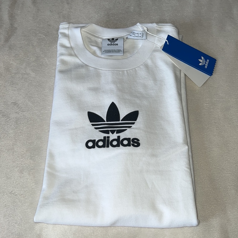 NWT Adidas T Shirt Size Medium